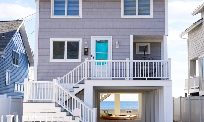Milford House | Luxurious Oceanfront Escape With Hot Tub