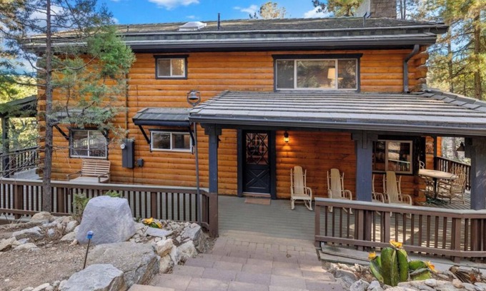 Prescott Cabin | Luxurious & Peaceful Cabin Retreat nestled in the Pines. Escape to PineSong!