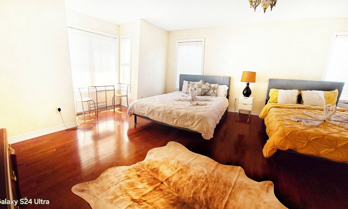 Markham House | Luxurious private Master bedroom