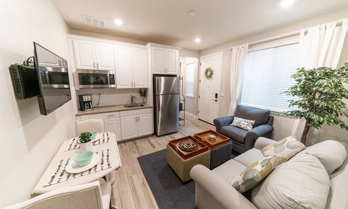 Woodland Apartment | Luxurious private suite in new community