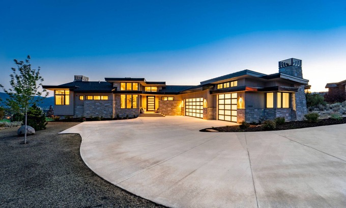 Heber House | Luxurious Red Ledges Masterpiece, 90 Day Min Stay, Golf