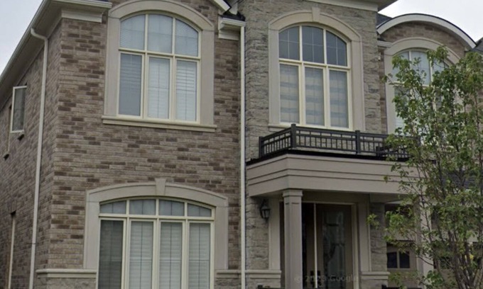 Brampton Apartment | luxurious residence characterized by high-quality materials.