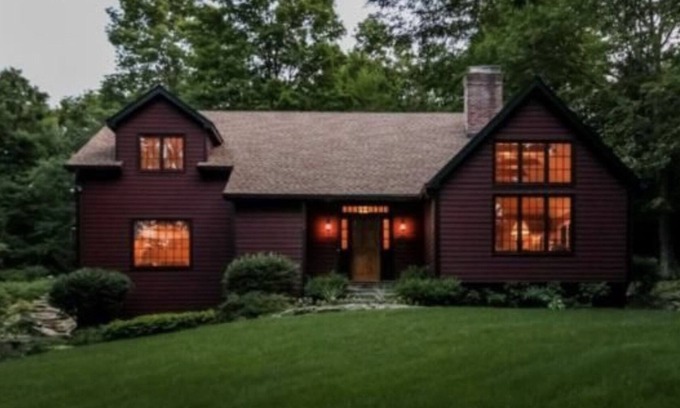 Danbury House | Luxurious Retreat in the Country only 1 hour from NYC