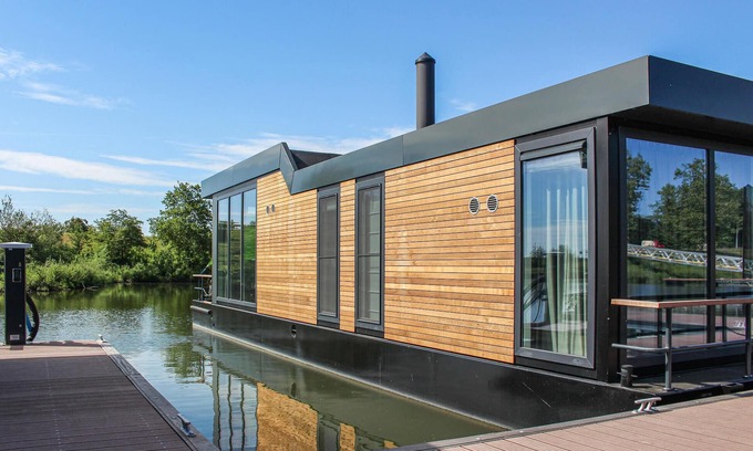 Ohe en Laak Boat Rental | Luxurious ship in Ohé & Laak with WiFi
