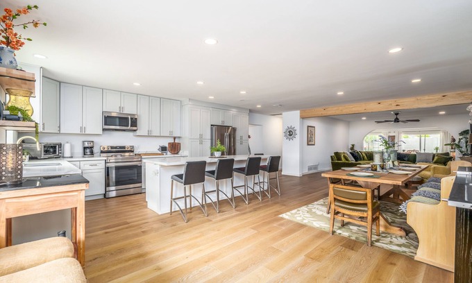 Camelback East House | Luxurious + spacious 4 Bed 4 Bath Brand new re-model in Arcadia + 2 Masters