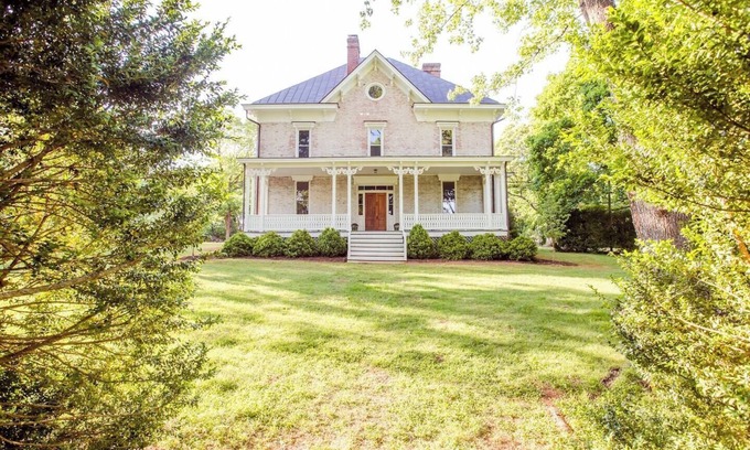 Orange Villa | Luxurious Stay for 2 at Grelen's Enchanting Garden Estate: Boxwood Villa