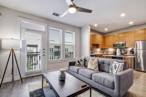 King William Apartment | Luxurious Studio, Work from Home, Wifi, Riverwalk
