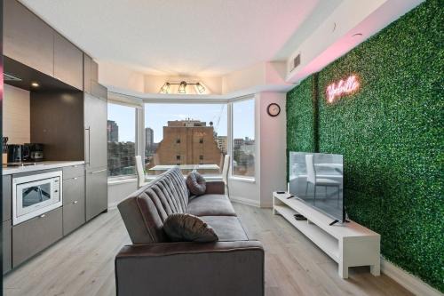 Bloor-Yorkville Apartment | Luxurious Suite in Yorkville