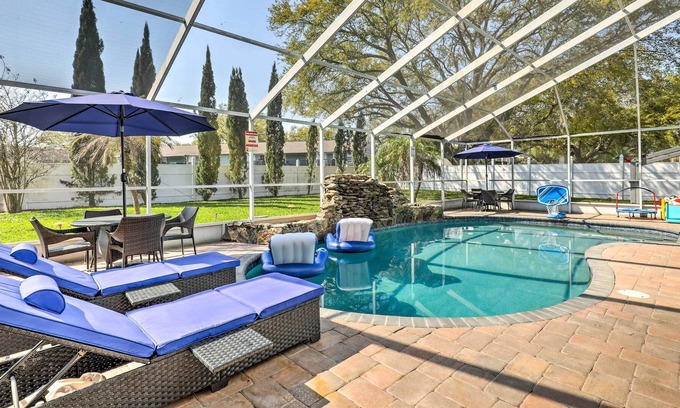 Lake Magdalene Villa | Luxurious Tampa Villa w/ Pool & Home Theatre!
