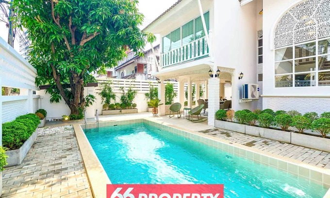 Chang Khlan Villa | Luxurious Oasis in Heart of City by Night Bazaar. 5 min to Old City