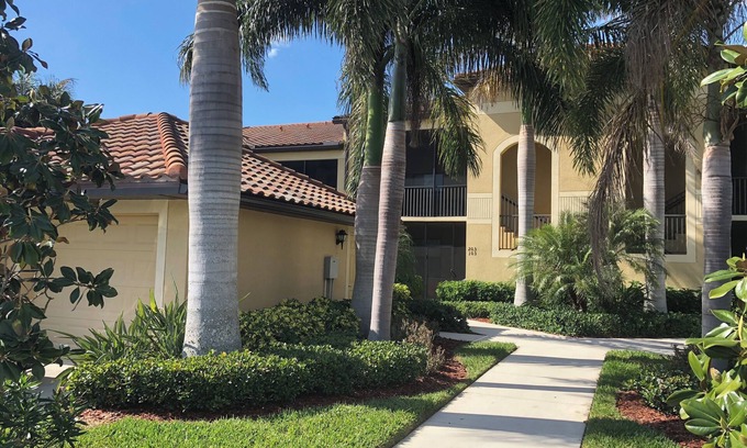 Bradenton Condo | Luxurious Veranda Unit With Golf, Tennis, Pickleball and Lake & Golf Course View