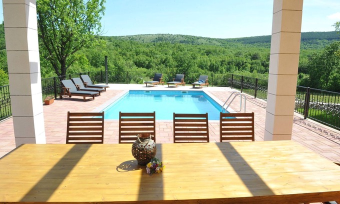 Trilj Villa | Luxurious Villa in Tijarica with a Private Pool