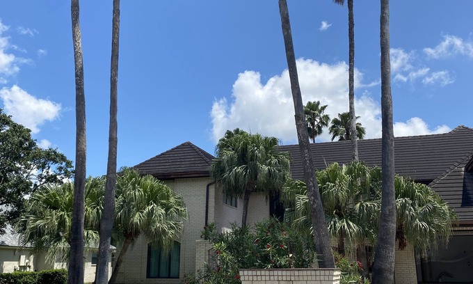 Harlingen Villa | Luxurious villa near South Padre Island and Mexico. Sleeps 12+ w/pool & hot tub!