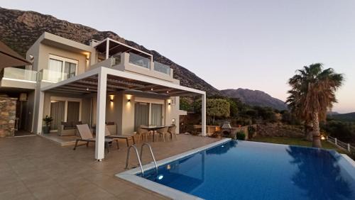 Pefki Villa | Luxurious Villa Tholos Crete
