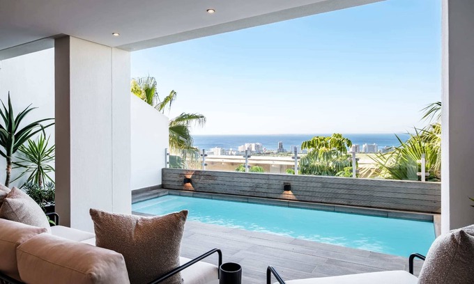 Green Point Villa | Luxurious Villa w Sea & City Views Splendor Views