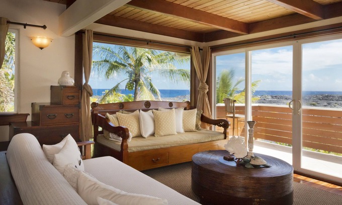 Kaimu House | Luxuriously Appointed Bali Temple Has 160 Degree Ocean Views!