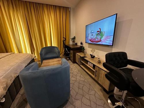 Roman Ridge Apartment | Luxuriouz Cozy Studio Roman ridge