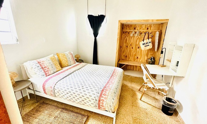 Ocean Park Apartment | Luxury 1 bed Apartment 7. Steps from the beach!