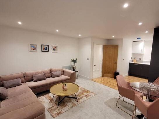 Wainscot House | Luxury 1 Bed Flat In The Heart Of Rochester