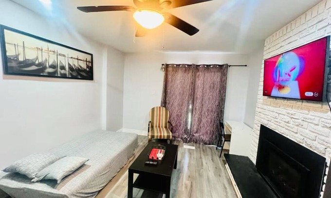 Brampton West House | Luxury 1 Bedroom Basement Apartment with Fireplace & Free Parking minutes to YYZ