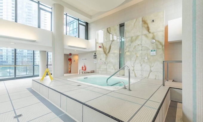 Fort York Condo | Luxury 1 Bedroom condo with Balcony.