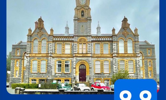 Plymouth Apartment | Luxury 1 Bedroom Duplex with Free Parking