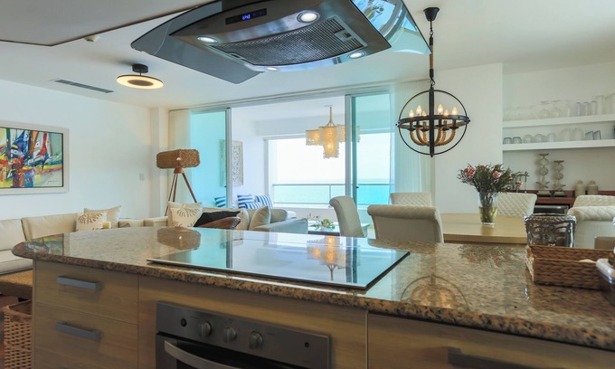 Villas Del Mar Apartment | Luxury| 10th Floor| Beachfront| Parking