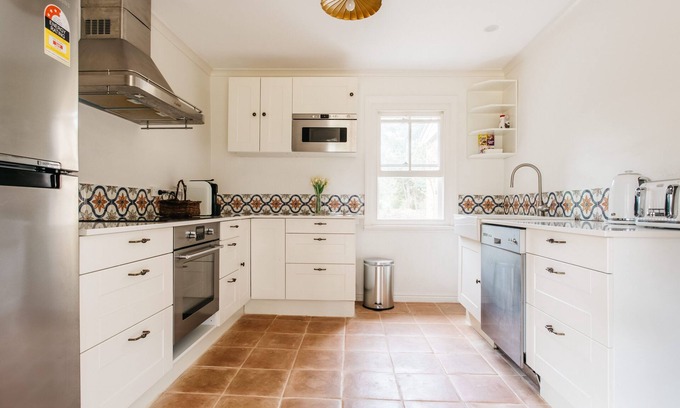 Parkesbourne House | Luxury 1830s Kippilaw Schoolhouse Farmhouse