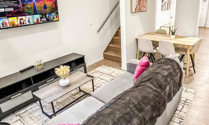 Gateway District Apartment | Luxury 1BD | DT Cleveland | 1 Bed | Free Parking