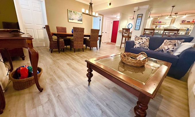 Pleasant Street Condo | Luxury 2/2 Condo in Historic Gainesville Building - Close to UF and Downtown