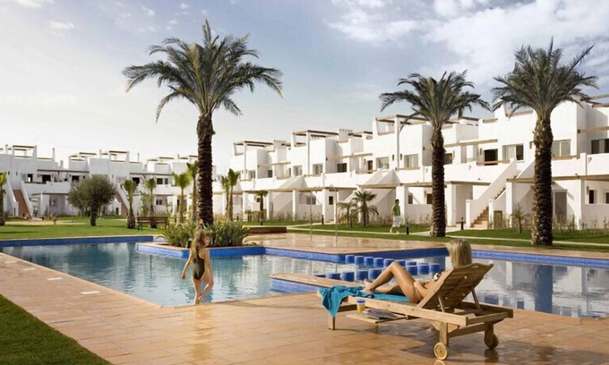 Alhama de Murcia Apartment | Luxury 2 bed apartment on 5 star Jack Nicklaus golf course and family resort.