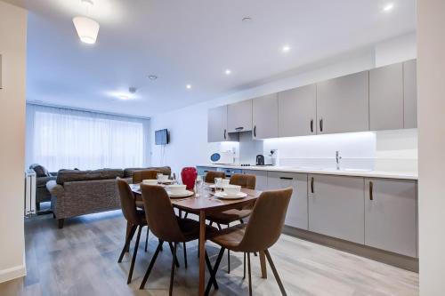 Acton Apartment | Luxury 2 bed flat in a new block in East Acton