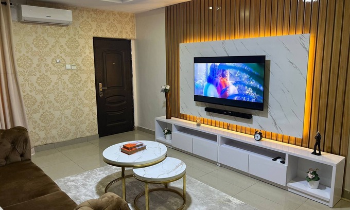 Lagos Apartment | Luxury 2-bed w 24h light in Magodo GRA Phase 2