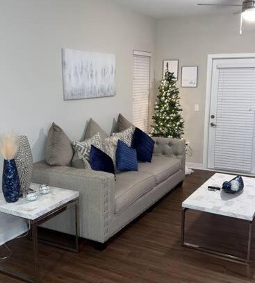 Madison Apartment | Luxury 2 bedroom Apartment