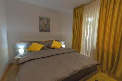 Pitesti Bed & Breakfast | Luxury 2 bedroom holiday apartment
