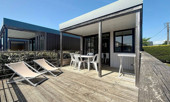 Jullouville-les-Pins House | Luxury 2-Bedroom Mobile Home with Heated Pool, Near Beach, Parking, and Wi-Fi
