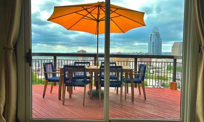Mount Adams Apartment | Luxury 2-Bedroom Mount Adams Apartment, Minutes from Downtown and Stadiums