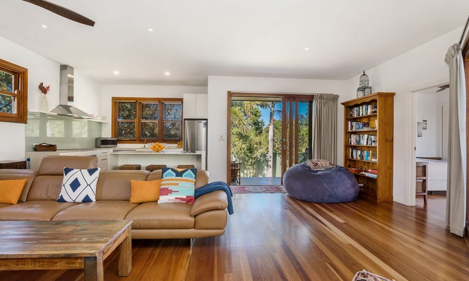 Byron Bay House | Luxury 2 bedroom pool villa, walk to the beach and centre of Byron