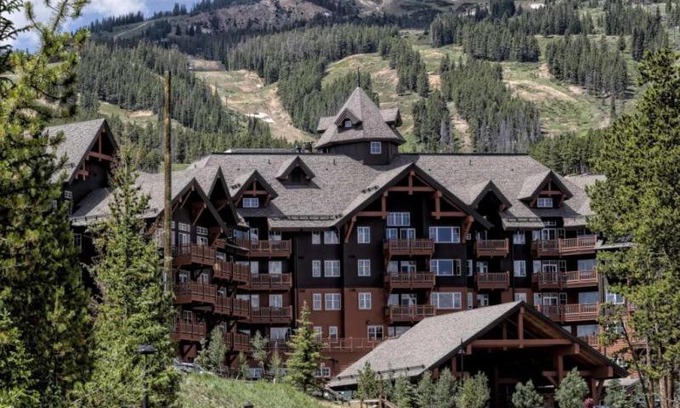 Peak 8 Apartment | Luxury 2 Bedroom Ski In, Ski Out One Ski Hill Residence Located At The Base Of Peak 8 With Outdoor Plaza