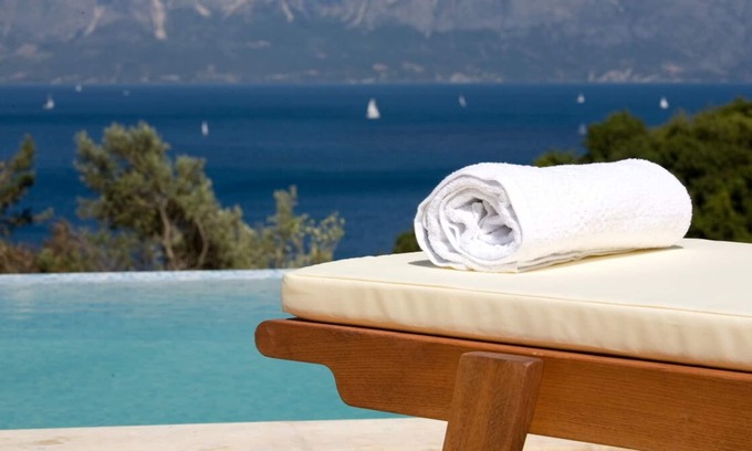 Perigiali Villa | LUXURY 2 BEDROOM VILLA INFINITY POOL 600m from BEACH NEAR NIDRI