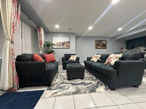 Newark Apartment | Luxury 2-Bedrooms 2-Bathrooms Near NYC/EWR