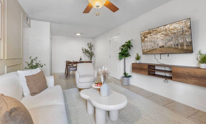 SoHo Apartment | Luxury - 2 blocks from Bayshore | GYM | POOL | #3