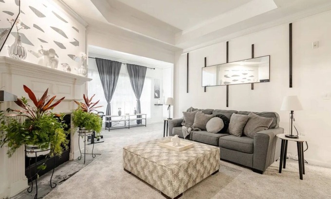Lindridge-Martin Manor Apartment | Luxury - 2BR - Buckhead Retreat - Free Parkingnnn