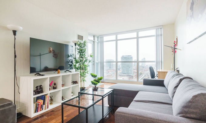 Church and Wellesley Condo | Luxury 2BR Condo in Downton, Steps to Subway
