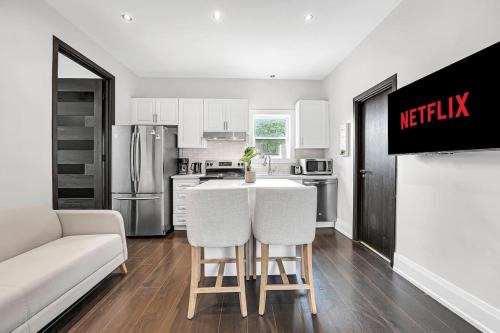 Landsdale House | Luxury 2BR Home Near DT GO Hospitals Waterfalls