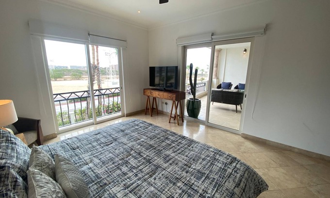 Bouvet Island Condo | Luxury 2br! Walk to the beach or downtown in 5 min