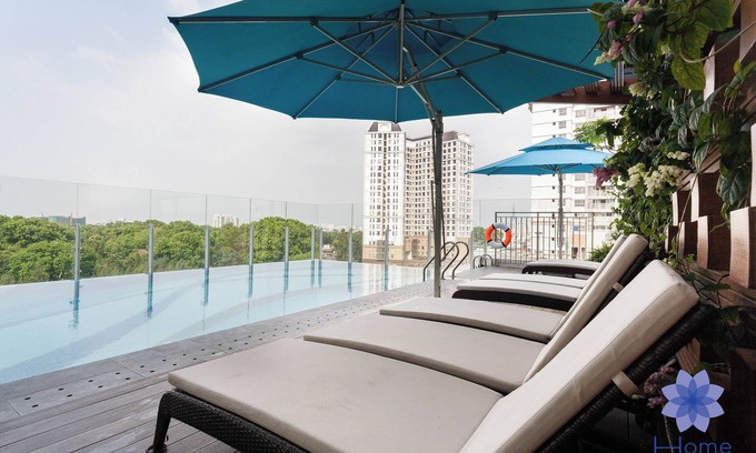 Phu Nhuan House | Luxury 2Brs Apt, Free Gym & Pool, 2km from Tan Son Nhat Airport