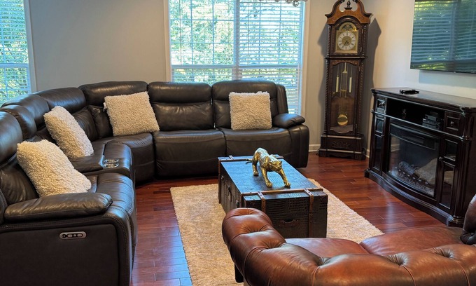 Ferndale House | Luxury 3-bed Townhome W/Modern finishes & Easy access to Baltimore &Annapolis.