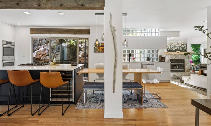 West Vancouver House | Luxury 3 Bedroom