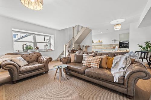 Killin Villa | Luxury 3 Bedroom Cottage in Centre of Killin